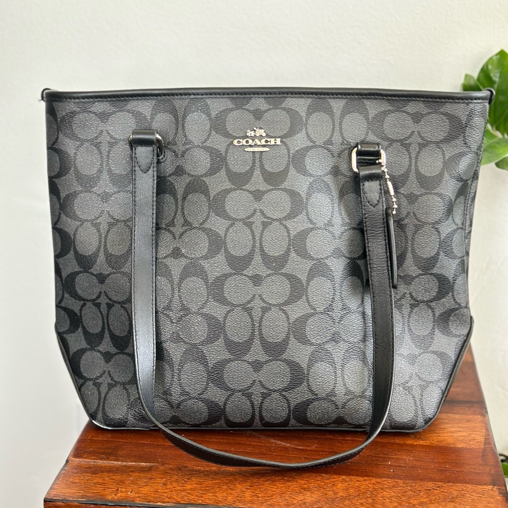 Timeless Chic: Coach Signature Tote Bag